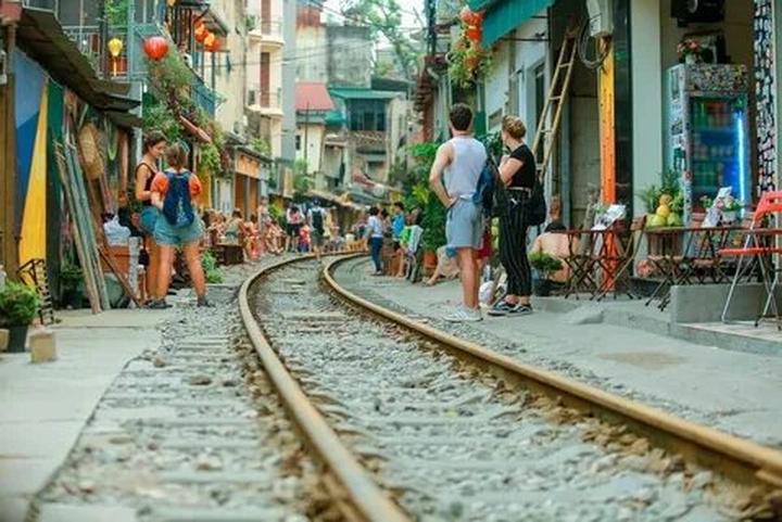 Hotspot Matrix và Chuyển đổi số – chuyên ngành học của tương lai vừa “đổ bộ” Trường Đại_Làm video ngắn trên điện thoại